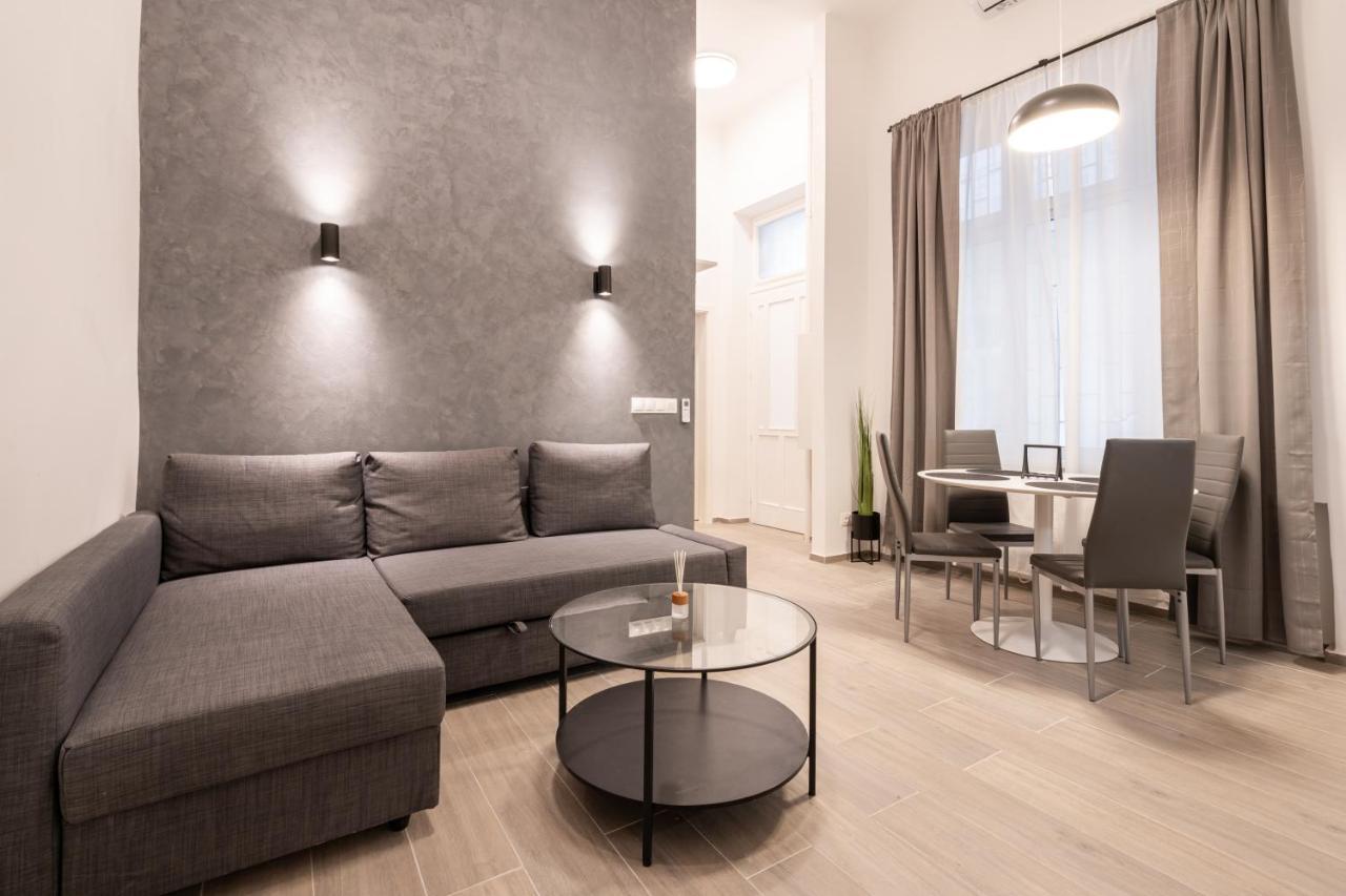 K10 - Kazinczy Street Heritage Suite - Best Location By Bqa Budapest Exterior foto
