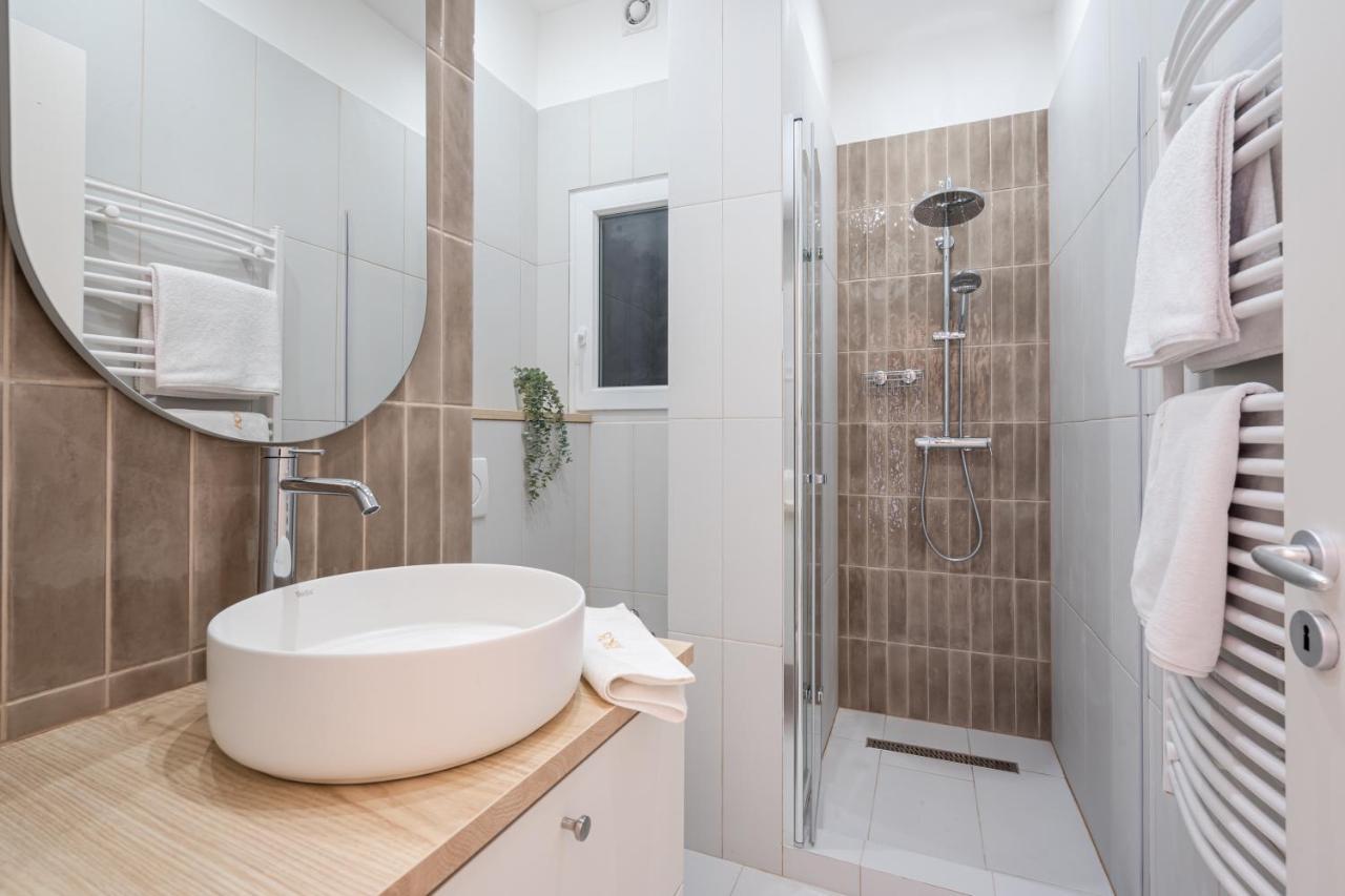 K10 - Kazinczy Street Heritage Suite - Best Location By Bqa Budapest Exterior foto